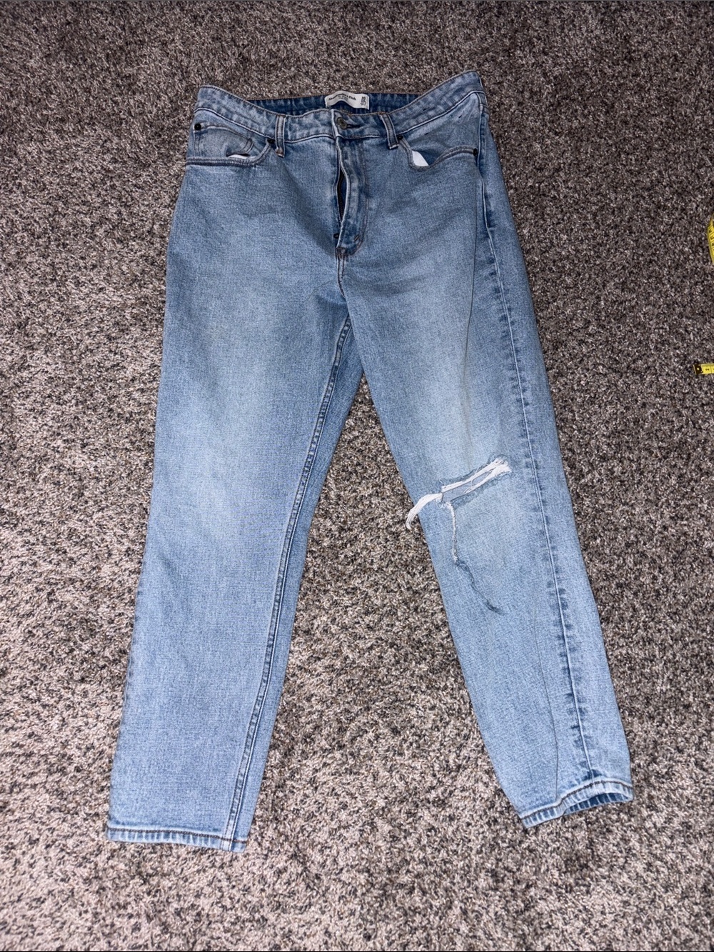 Abercrombie & Fitch Light Blue The skinny high rise Jeans with Knee Rip